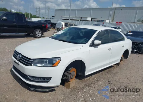2014 Volkswagen Passat 1.8T Se z USA, uszkodzony, nr VIN 1VWBS7A30EC088586